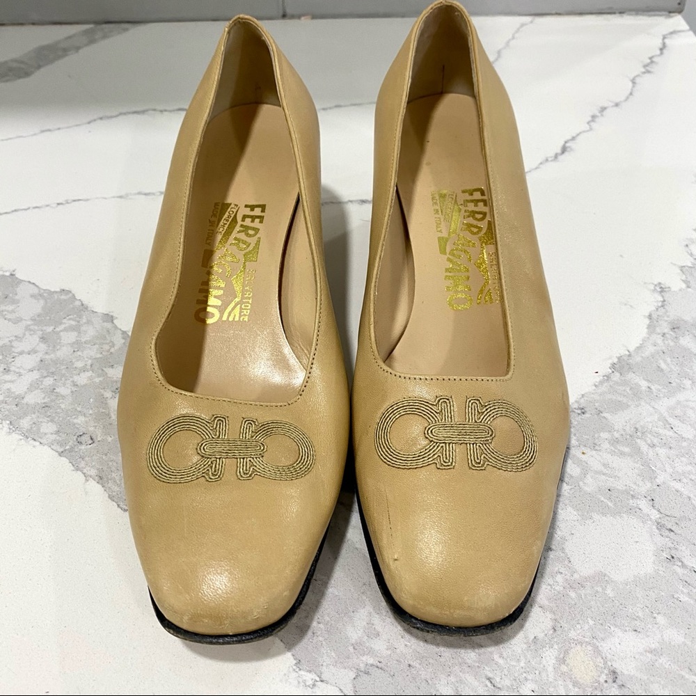 Vintage Salvatore Ferragamo Gancini Leather Pumps 6B | 80s/90s